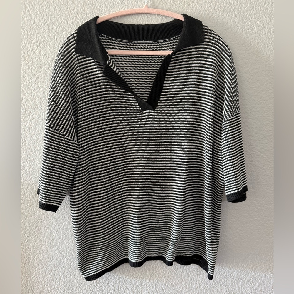 Oversized black and white set